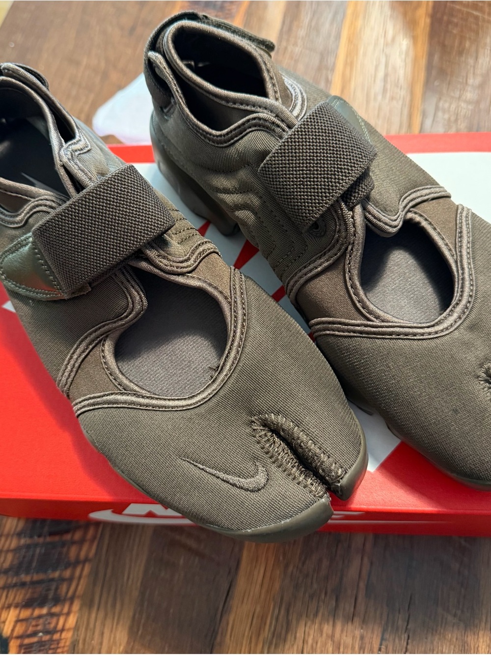 Nike Air Rift in dark hazel 8M -new with box